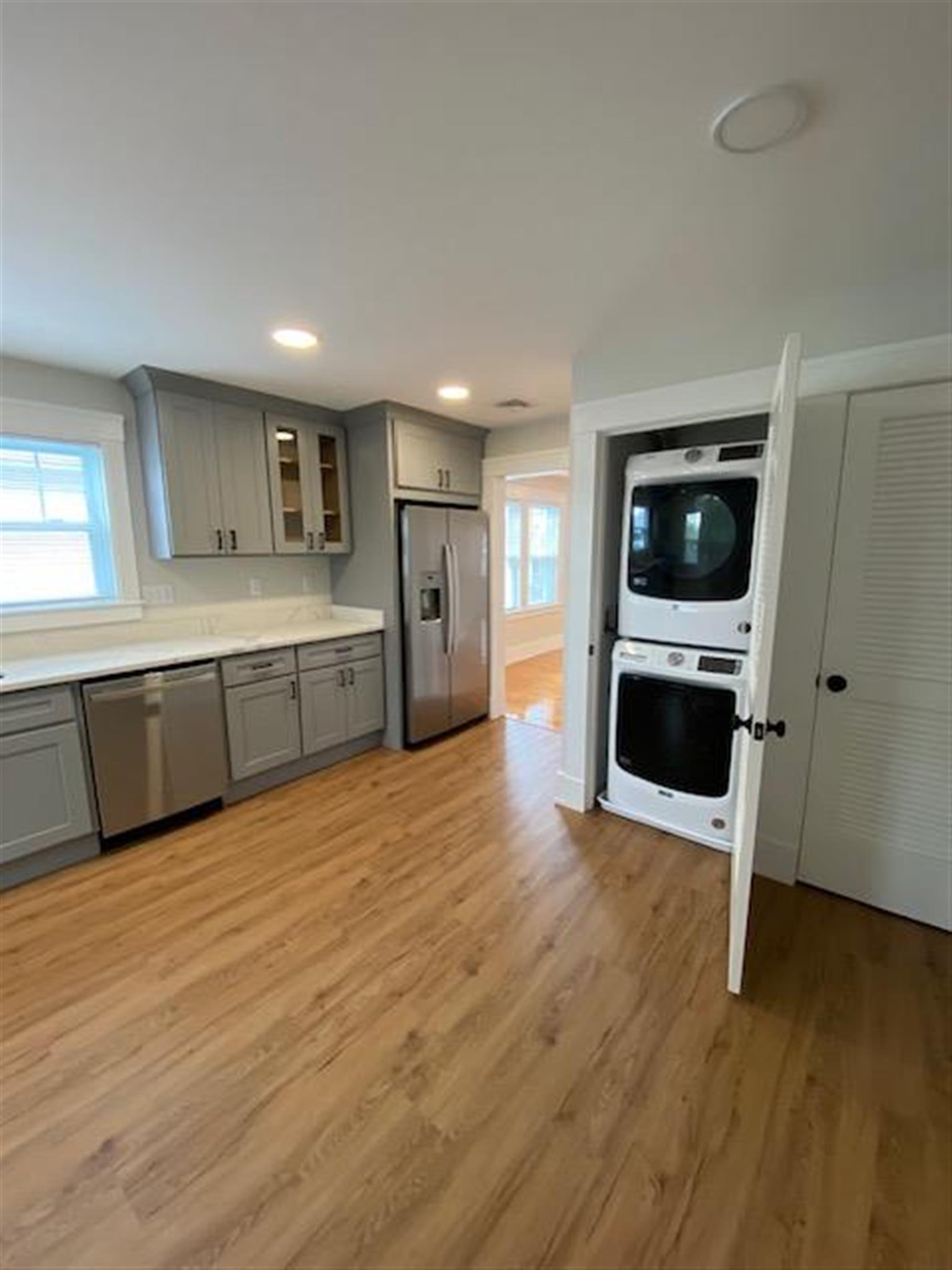 3 bed, 1 bath apartment for rent at 167 School St Unit 167, East Watertown — photo 4 of 14