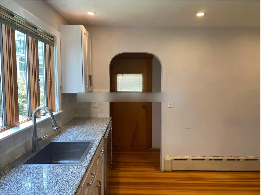 12 Upland Rd, West Somerville