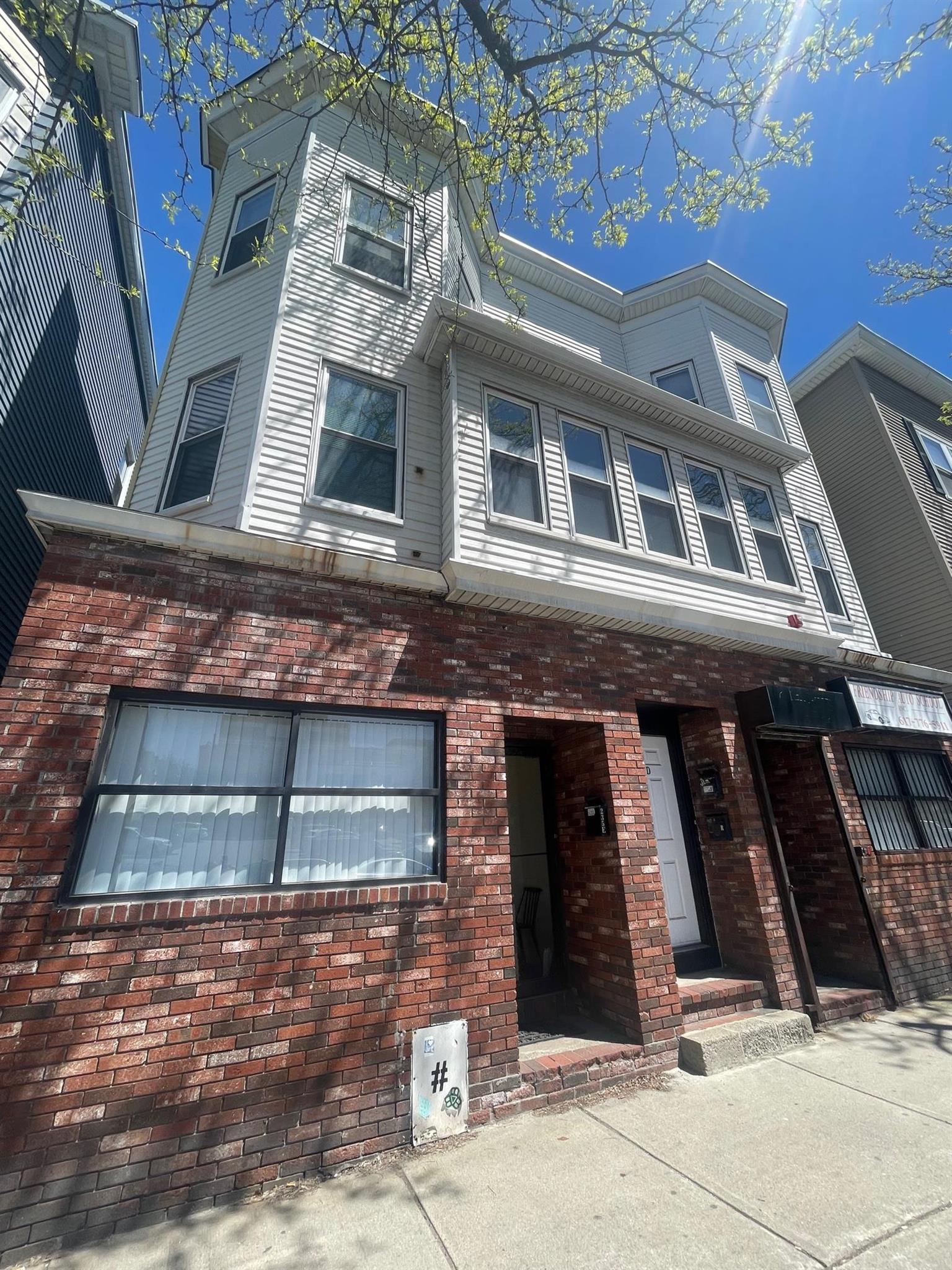 2 bed, 1 bath apartment for rent at 235 Highland Ave Unit 2R, Porter Square — photo 1 of 12