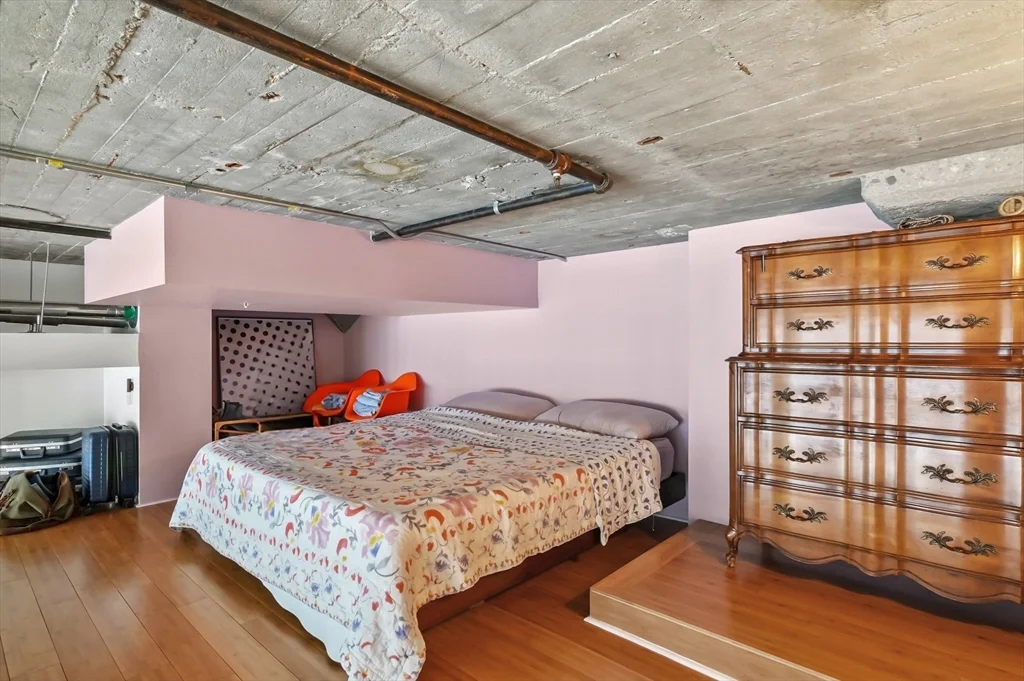 156 Porter St, East Boston