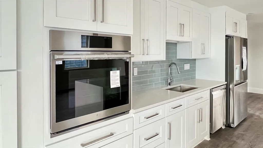 131 Cambridge St, Burlington