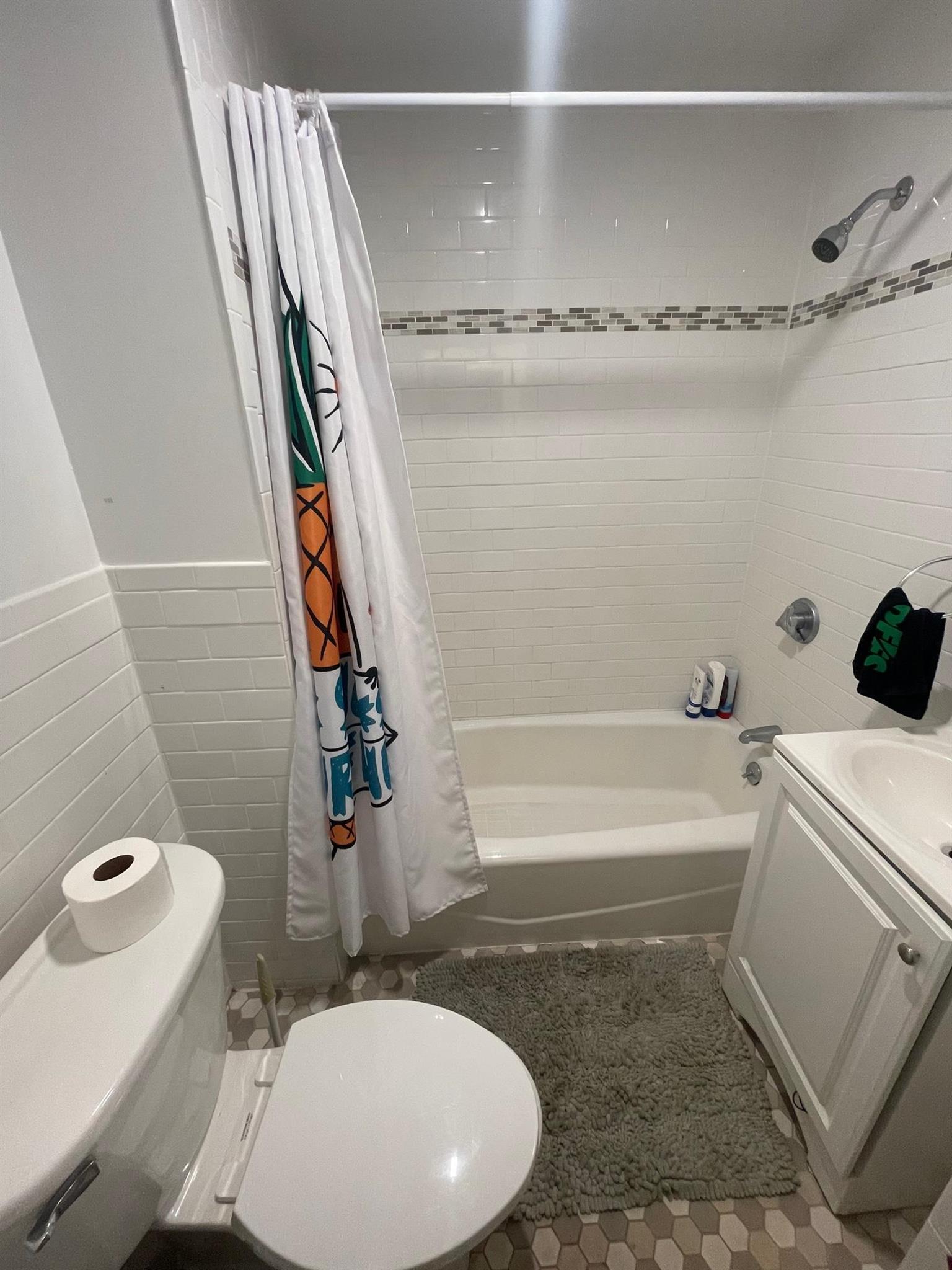 2 bed, 1 bath apartment for rent at 235 Highland Ave Unit 2R, Porter Square — photo 6 of 12