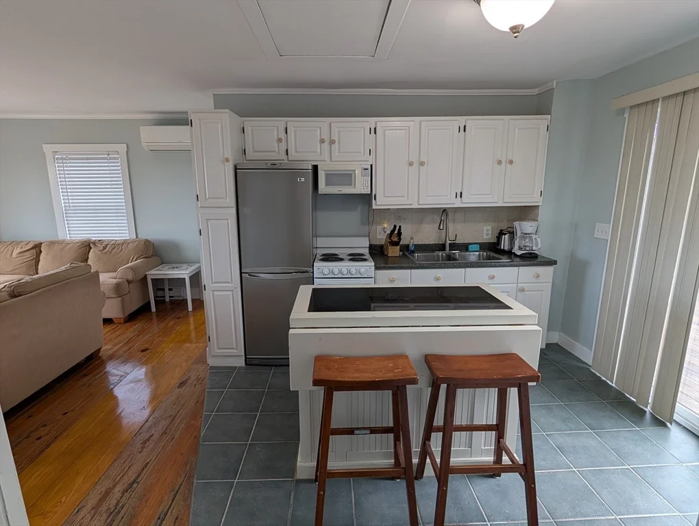 44 Old Point, Newbury