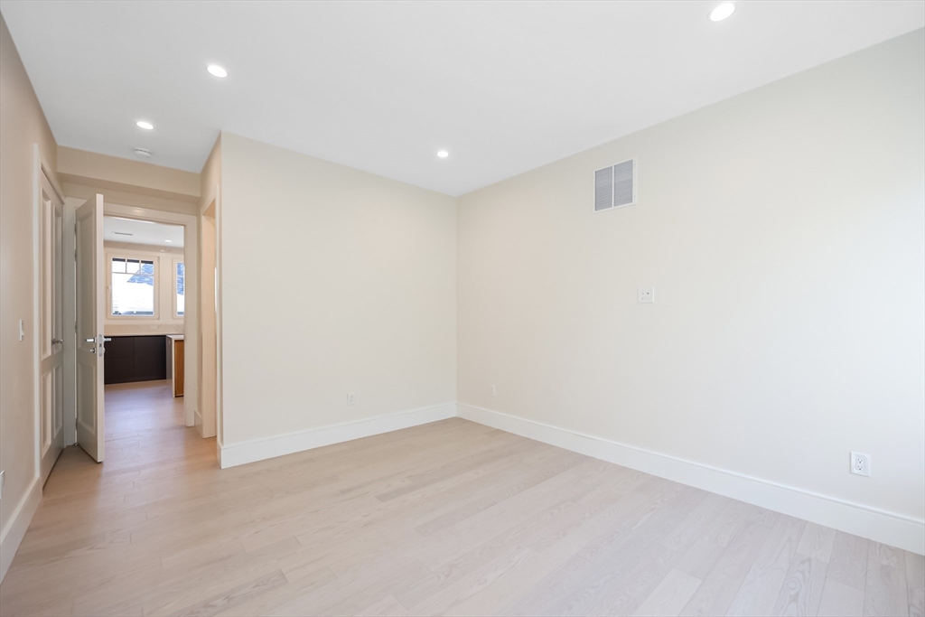 116 Columbia St, North Brookline