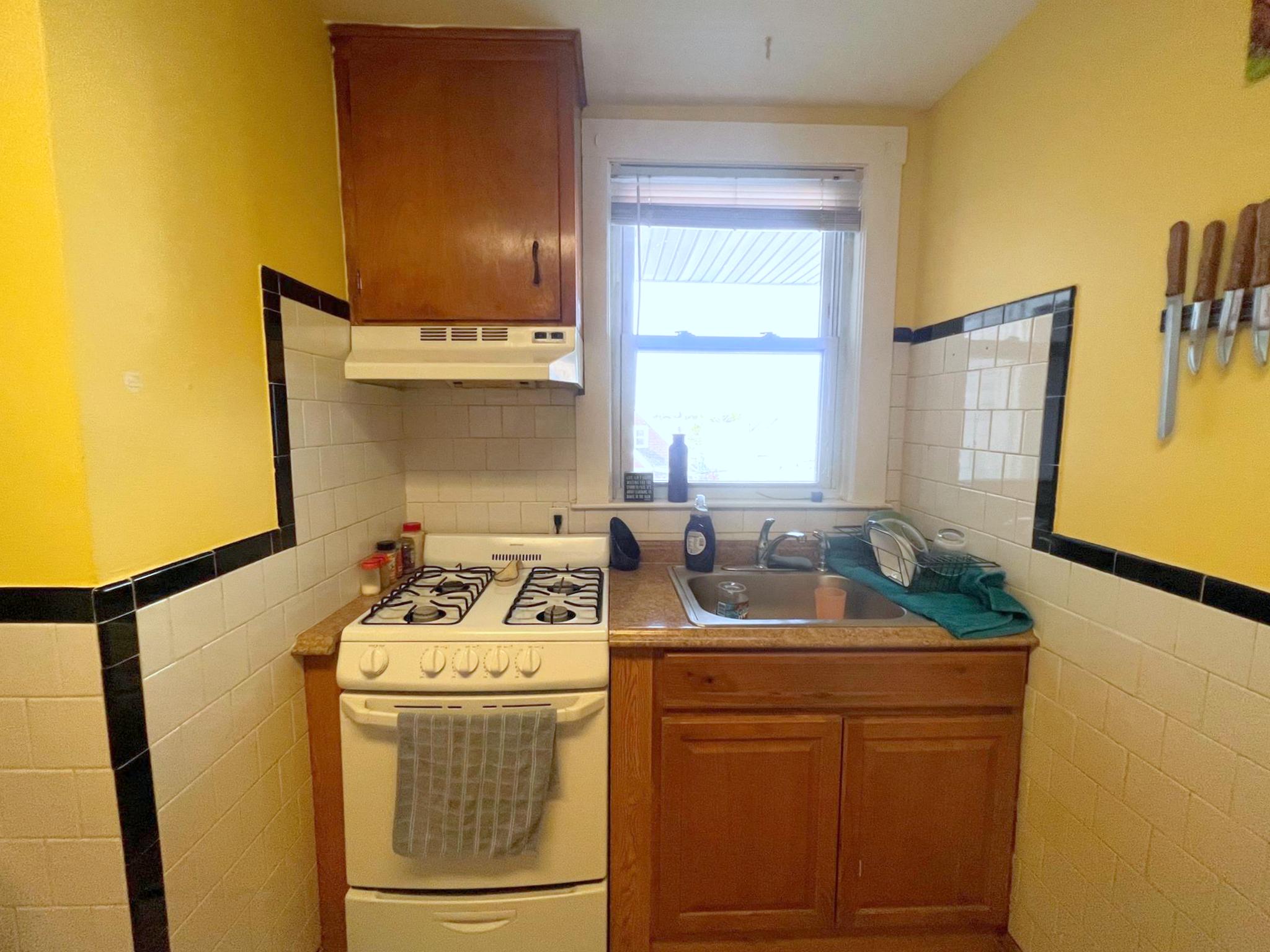 1 bed, 1 bath apartment for rent at 235 Highland Ave Unit 2, Spring Hill — photo 2 of 10