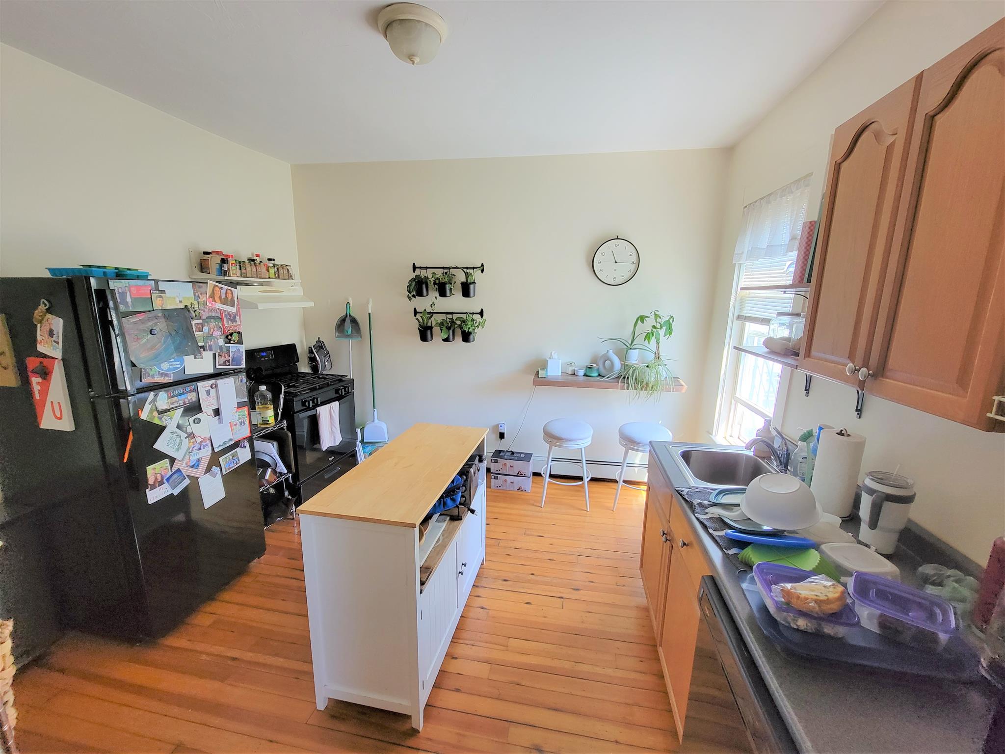 2 bed, 1 bath apartment for rent at 37 Oak Unit 3, Inman Square — photo 10 of 11
