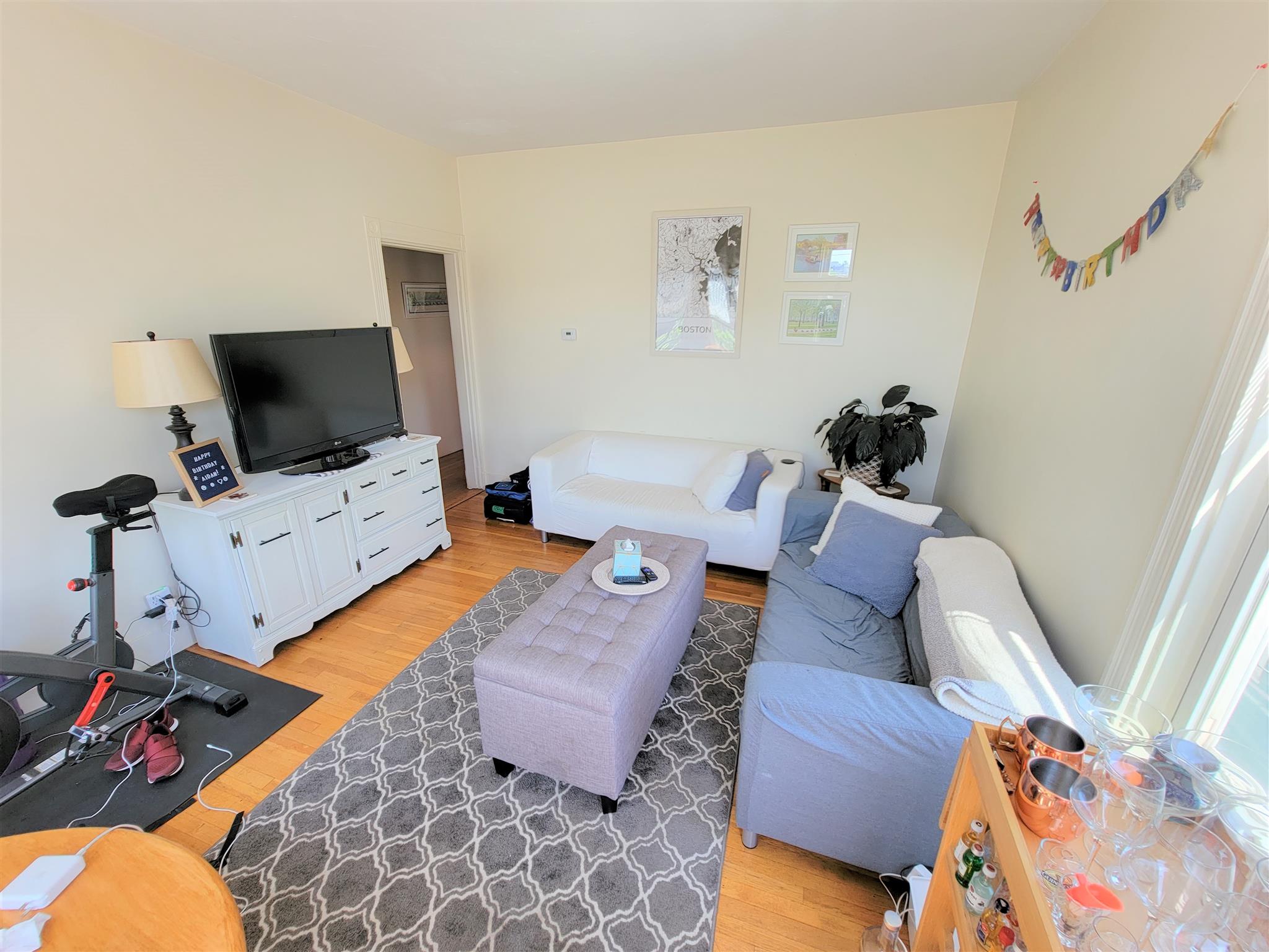 2 bed, 1 bath apartment for rent at 37 Oak Unit 3, Inman Square — photo 2 of 11