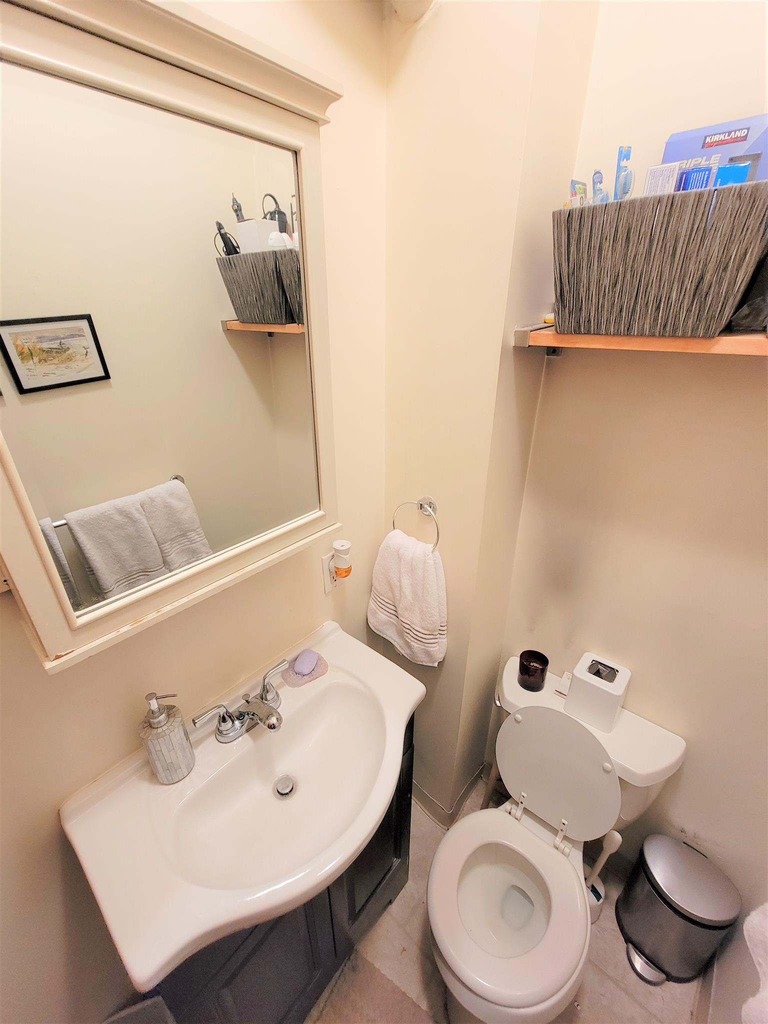 2 bed, 1 bath apartment for rent at 37 Oak Unit 3, Inman Square — photo 4 of 11