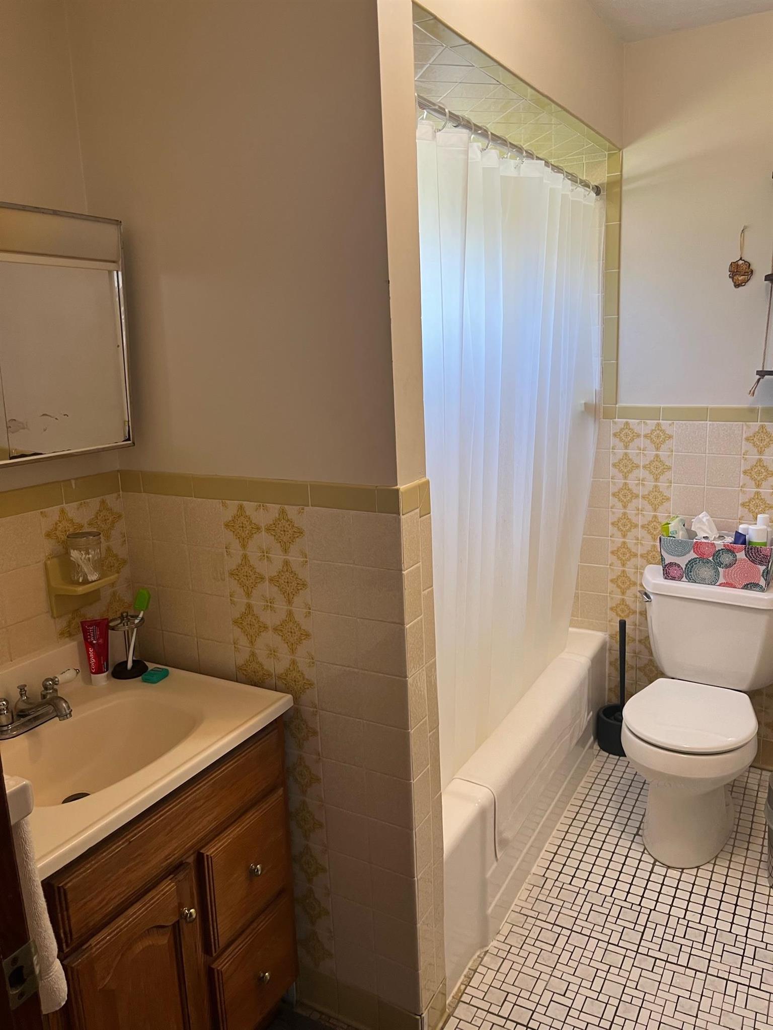 1.5 bed, 1 bath apartment for rent at 393 Somerville Ave Unit 3, Union Square