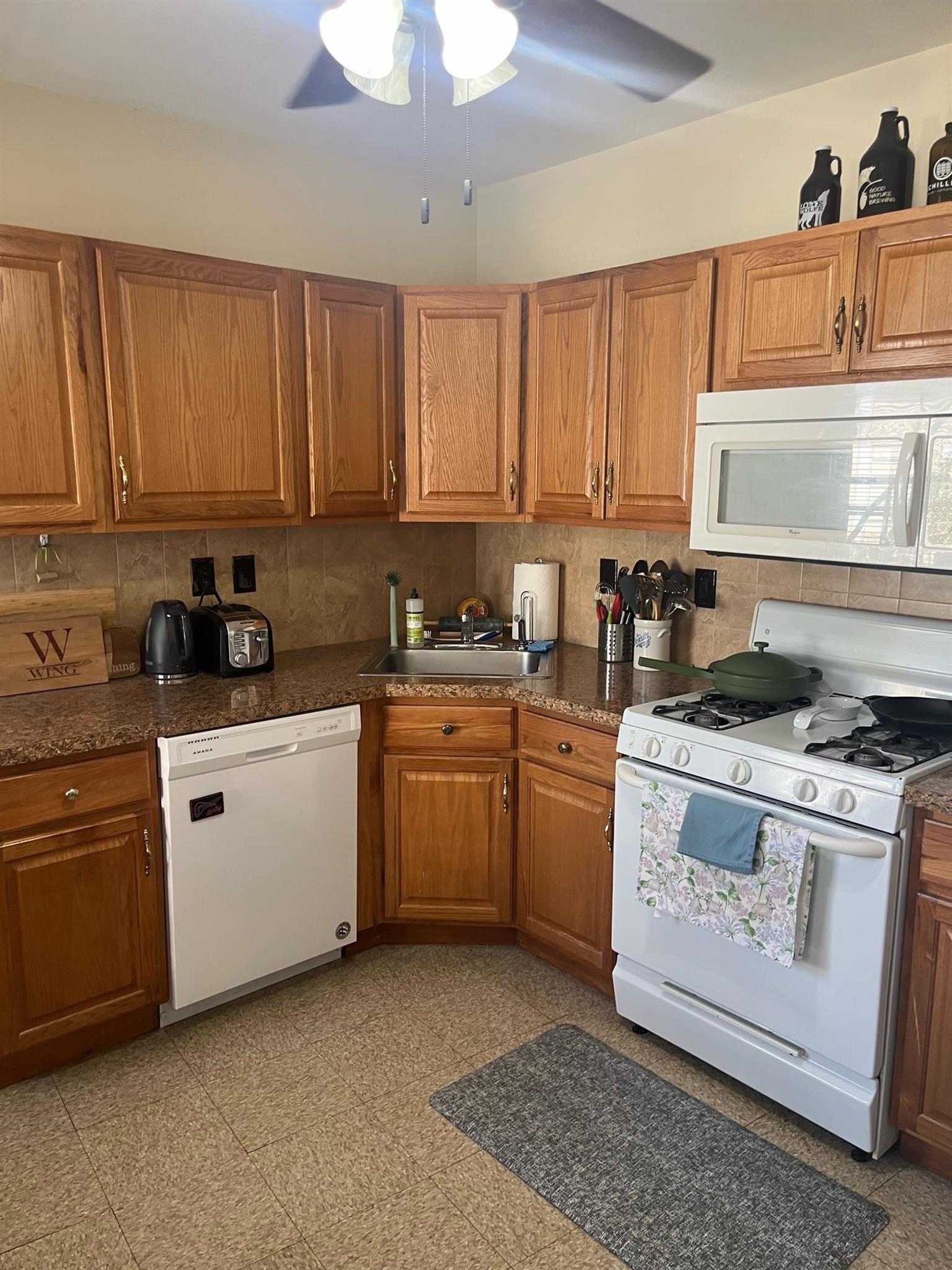 1.5 bed, 1 bath apartment for rent at 393 Somerville Ave Unit 3, Union Square — photo 2 of 12