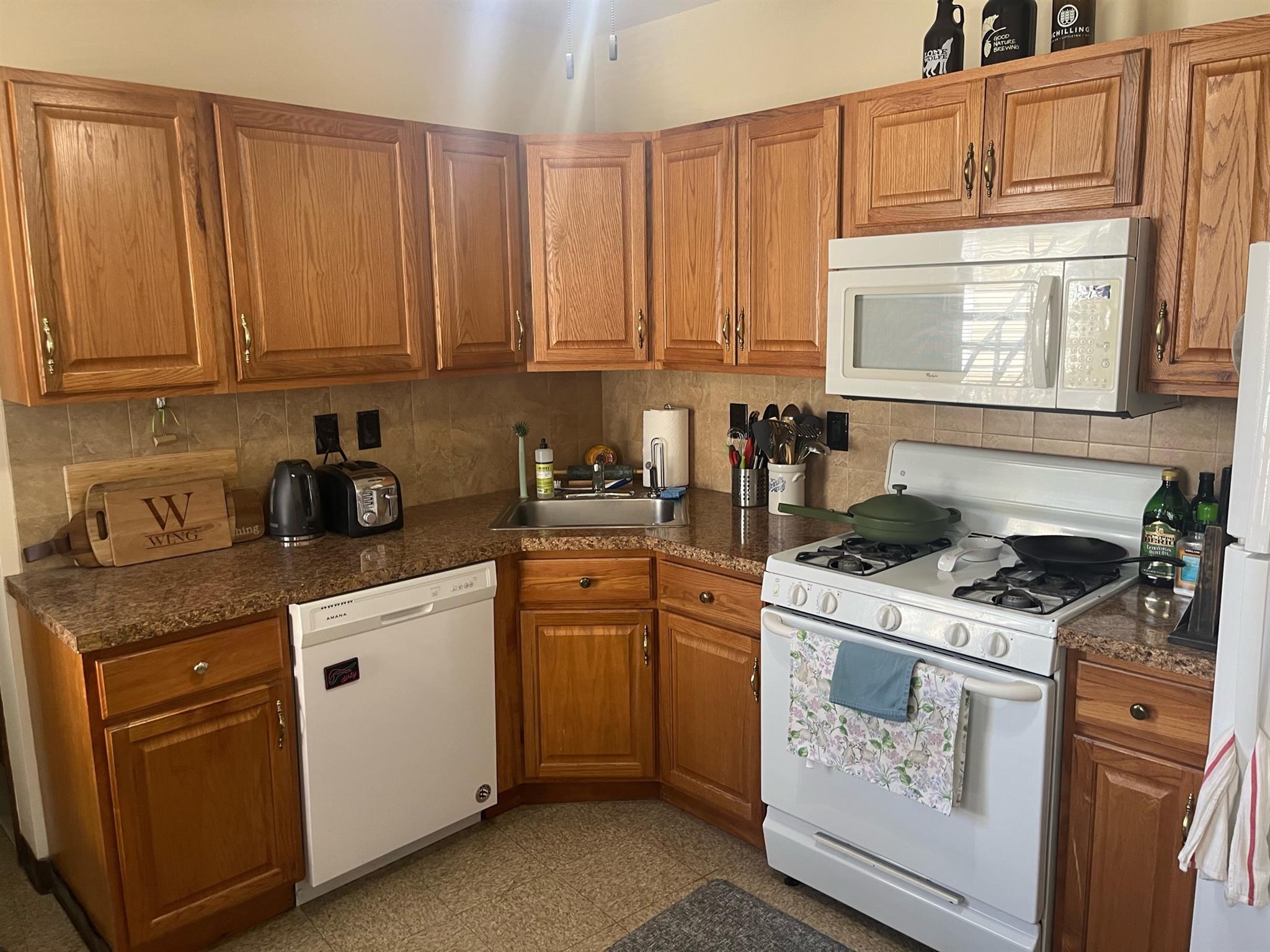 1.5 bed, 1 bath apartment for rent at 393 Somerville Ave Unit 3, Union Square — photo 3 of 12
