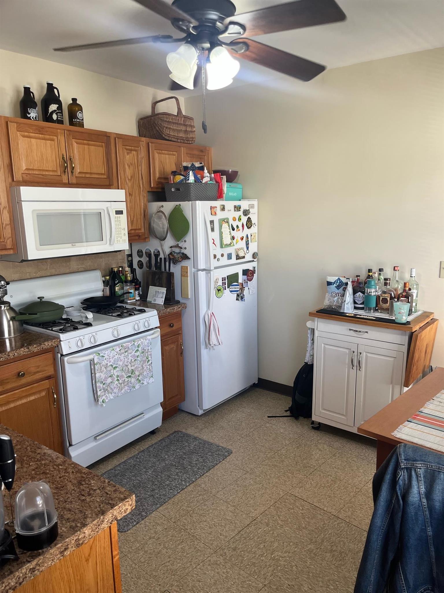1.5 bed, 1 bath apartment for rent at 393 Somerville Ave Unit 3, Union Square — photo 4 of 12