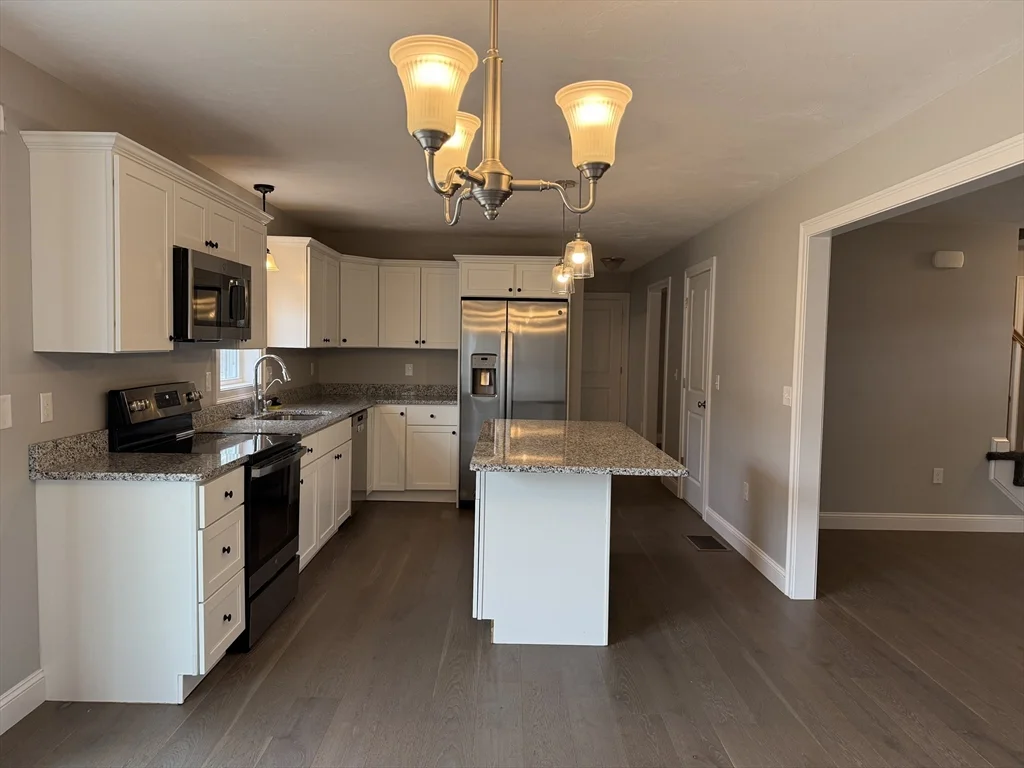 5 Pauline Way, Lakeville