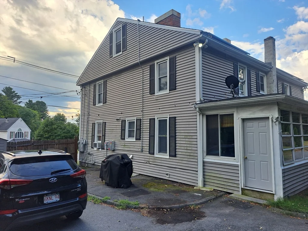 1602 Mammoth Rd, Dracut