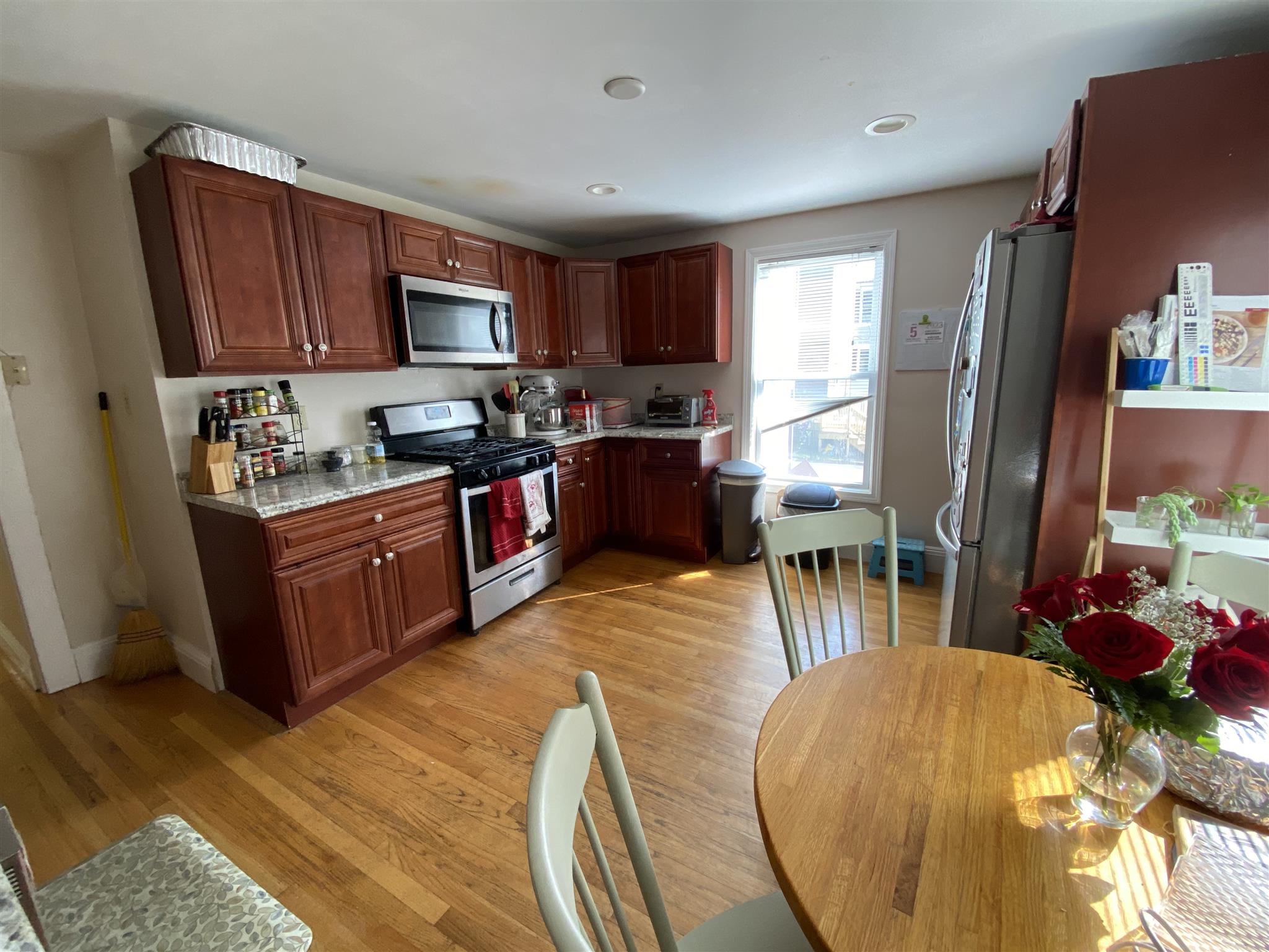 3 bed, 1 bath apartment for rent at 279 Pearl St Unit 1, Cambridgeport