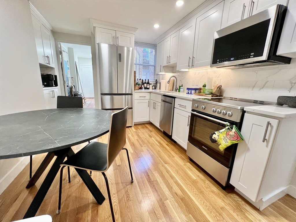 3 Garden Ct St, North End