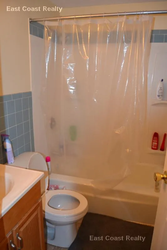 1132 Commonwealth Ave, North Brookline