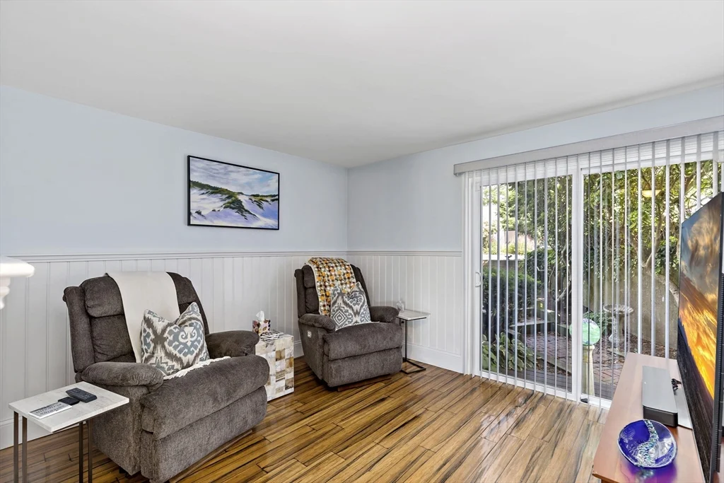 24 Ships View Ter, Buzzards Bay