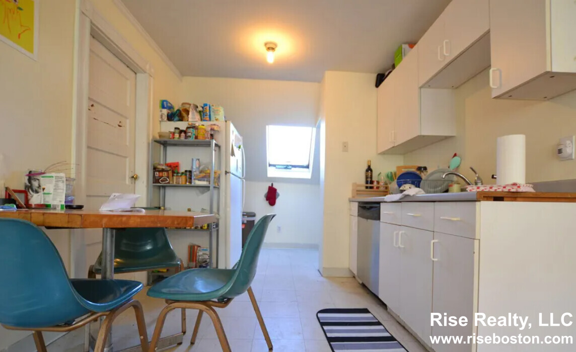 50 Brainerd Rd, Brighton