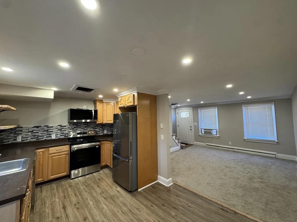 66 Gardner St, Rockland