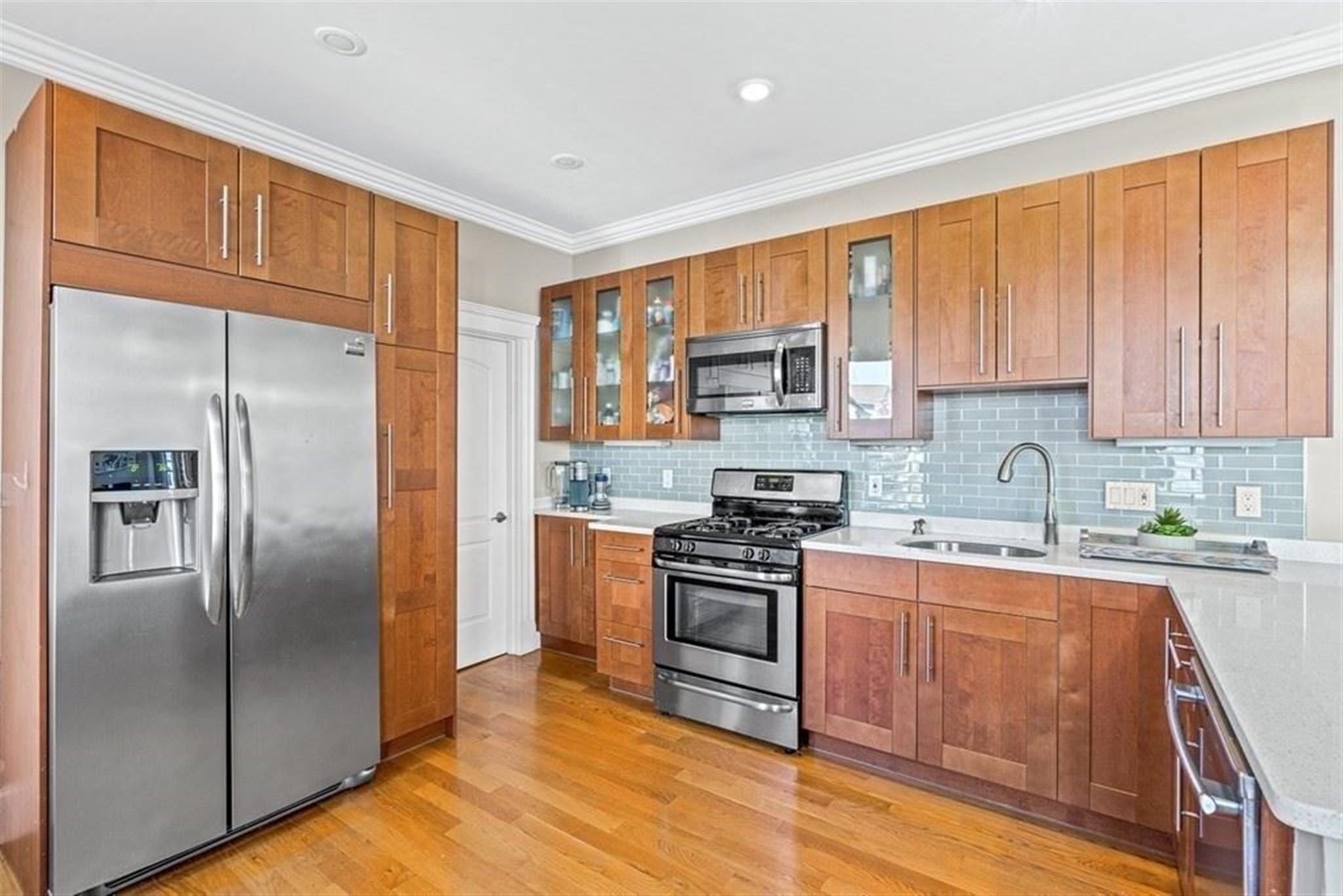 4 bed, 1.5 bath apartment for rent at 52 Stanley Ave Unit 52, Medford