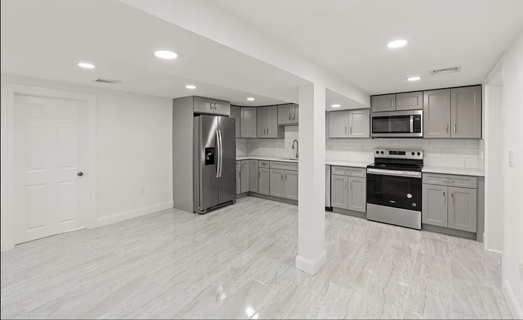 320 Malden St, Revere