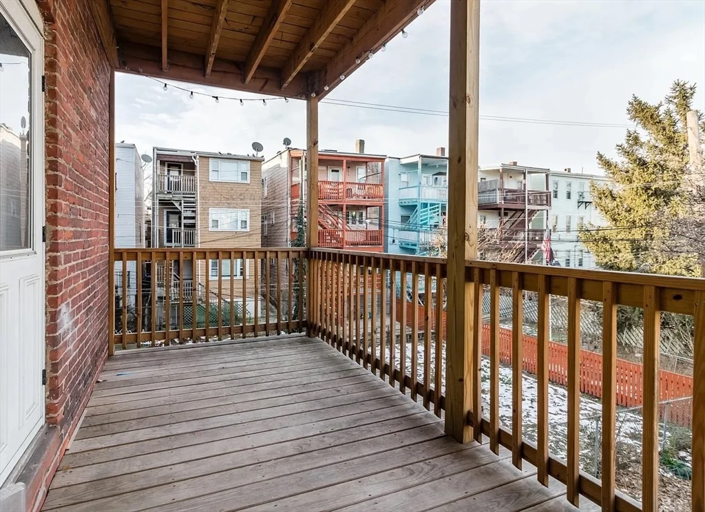 324 Chelsea St, East Boston