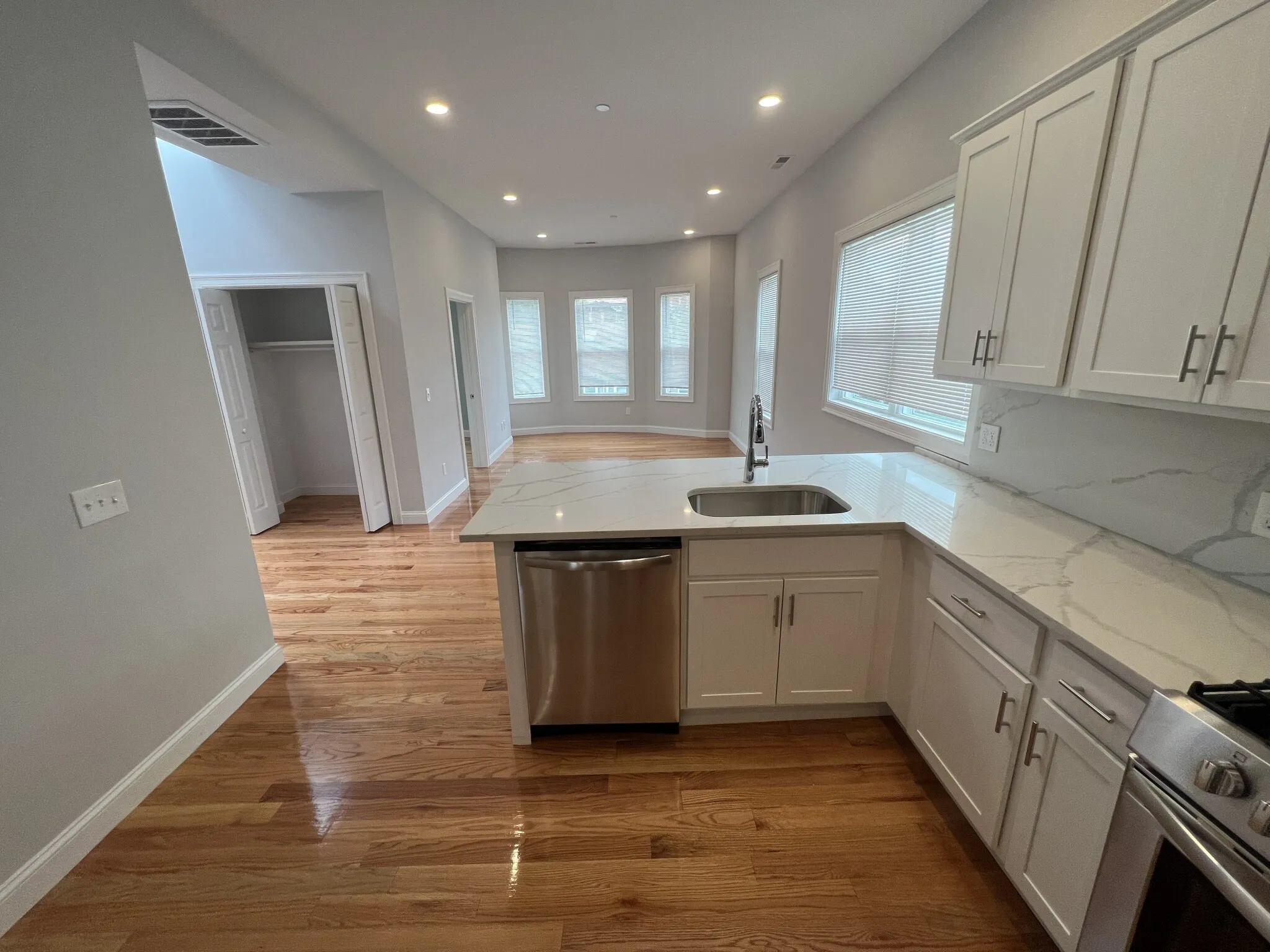 126 Cross St, East Somerville