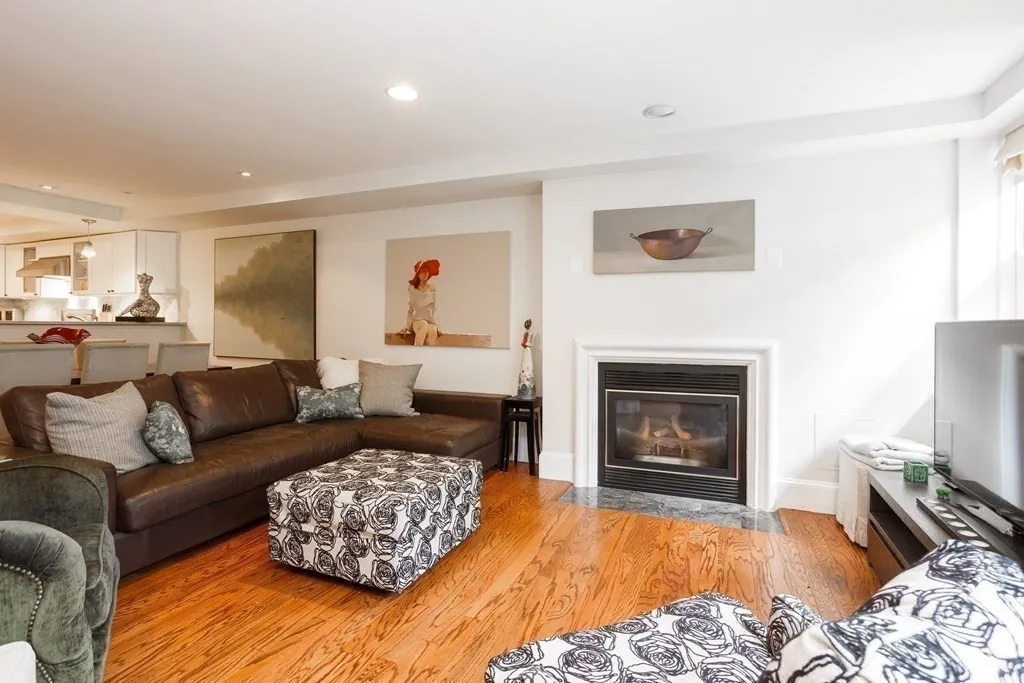 20 Braddock Park, South End