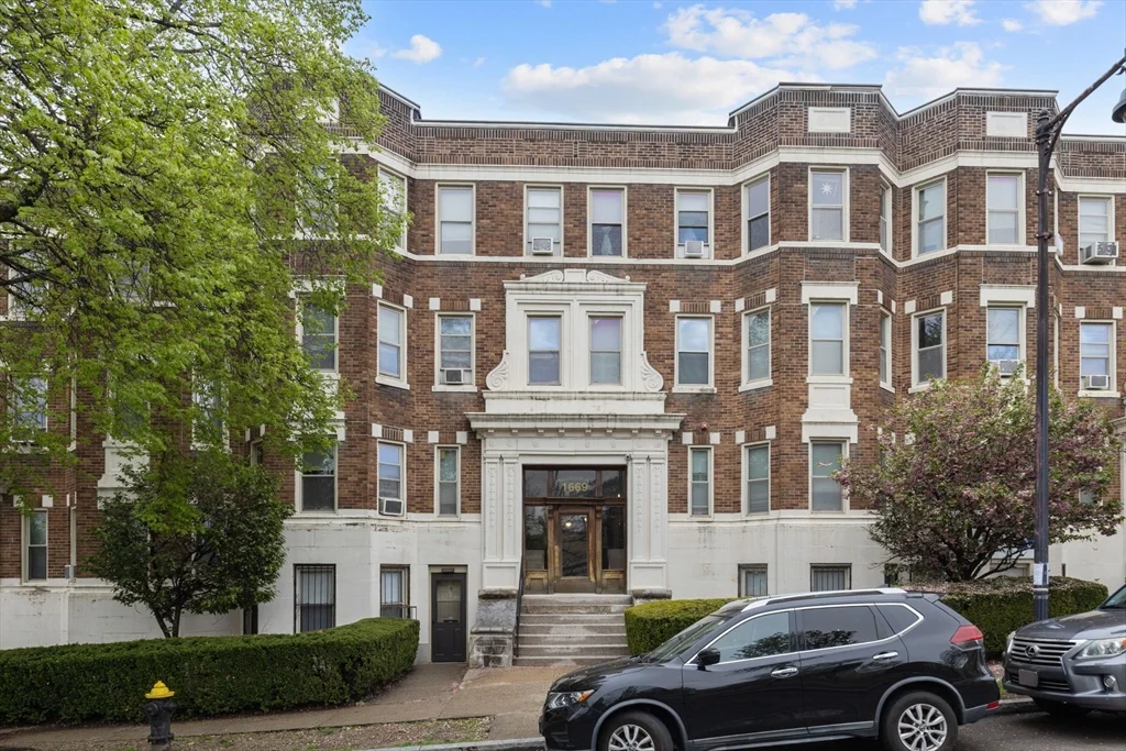 1669 Commonwealth Ave, Brighton