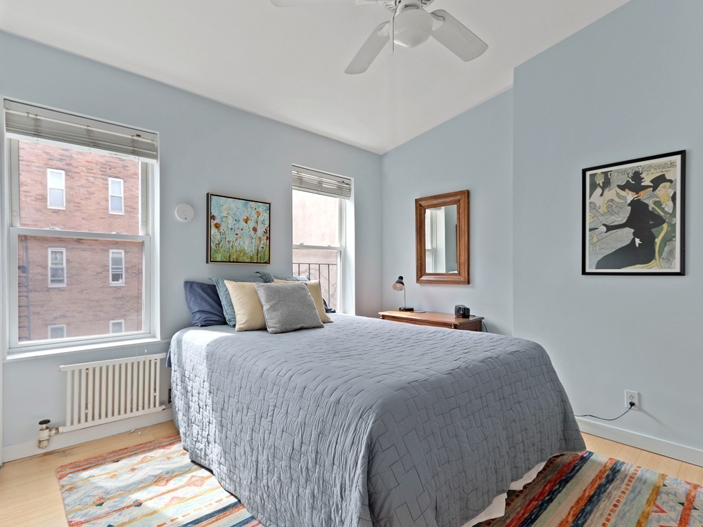 110 Charles St, Beacon Hill