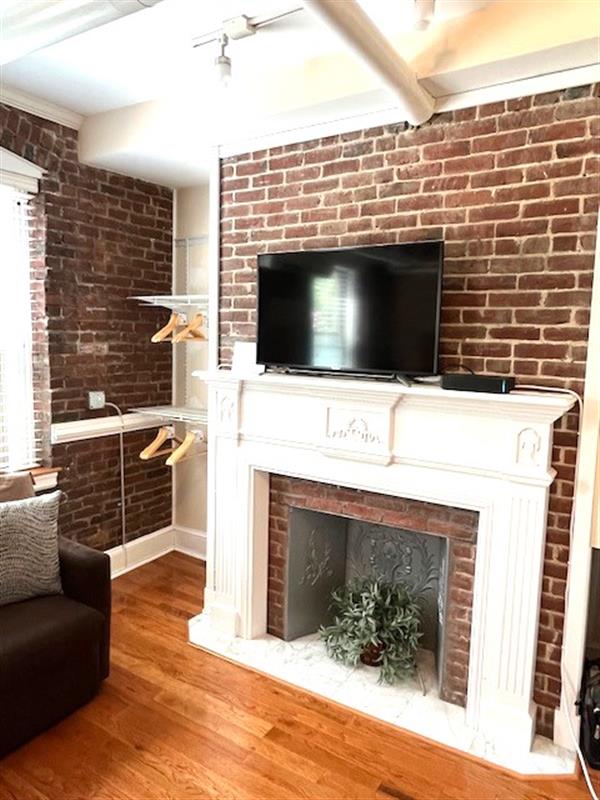 888 Massachusetts Ave, Riverside