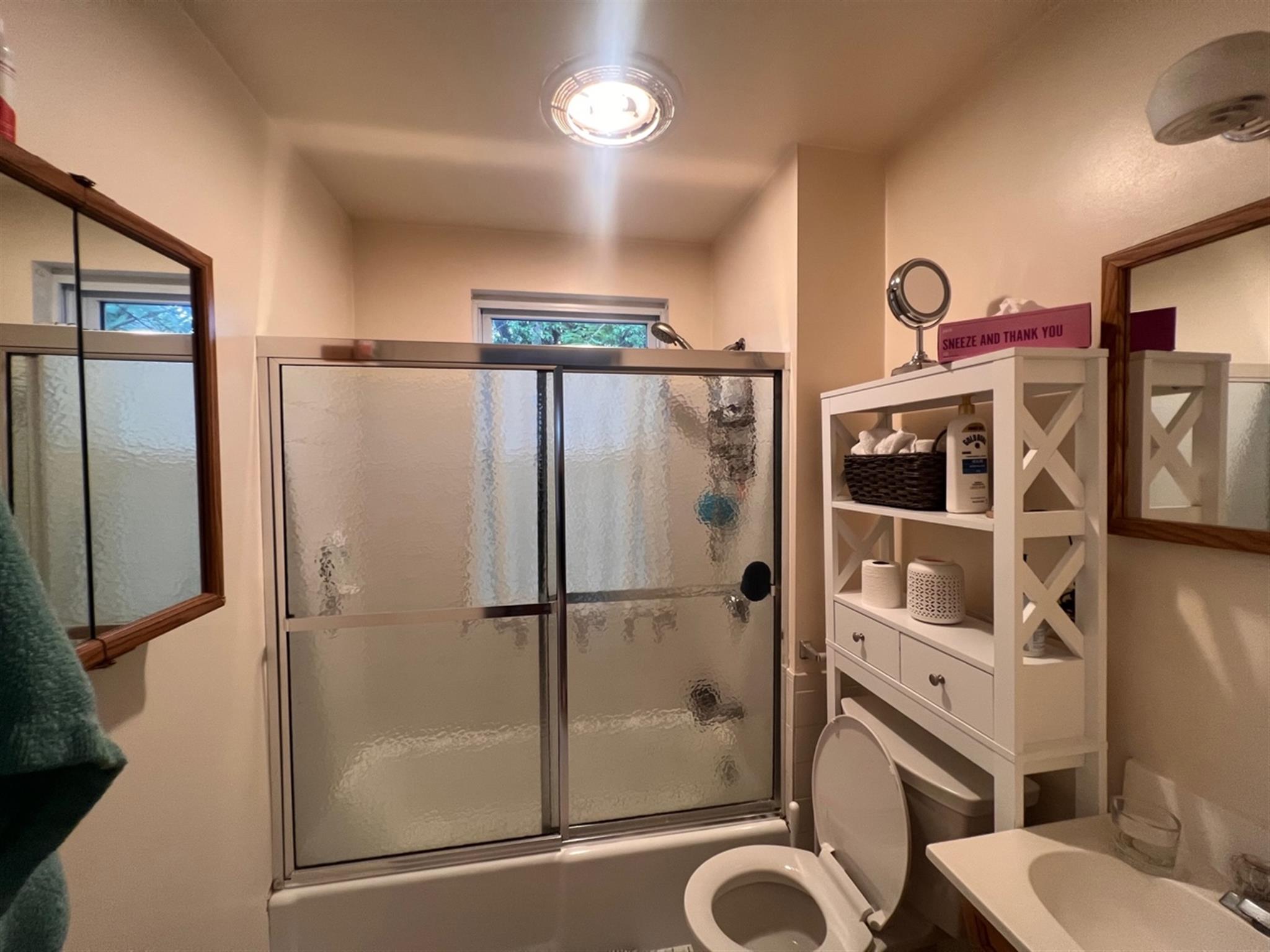2 bed, 1 bath apartment for rent at 106 College Ave Unit 1R, Tufts — photo 6 of 11