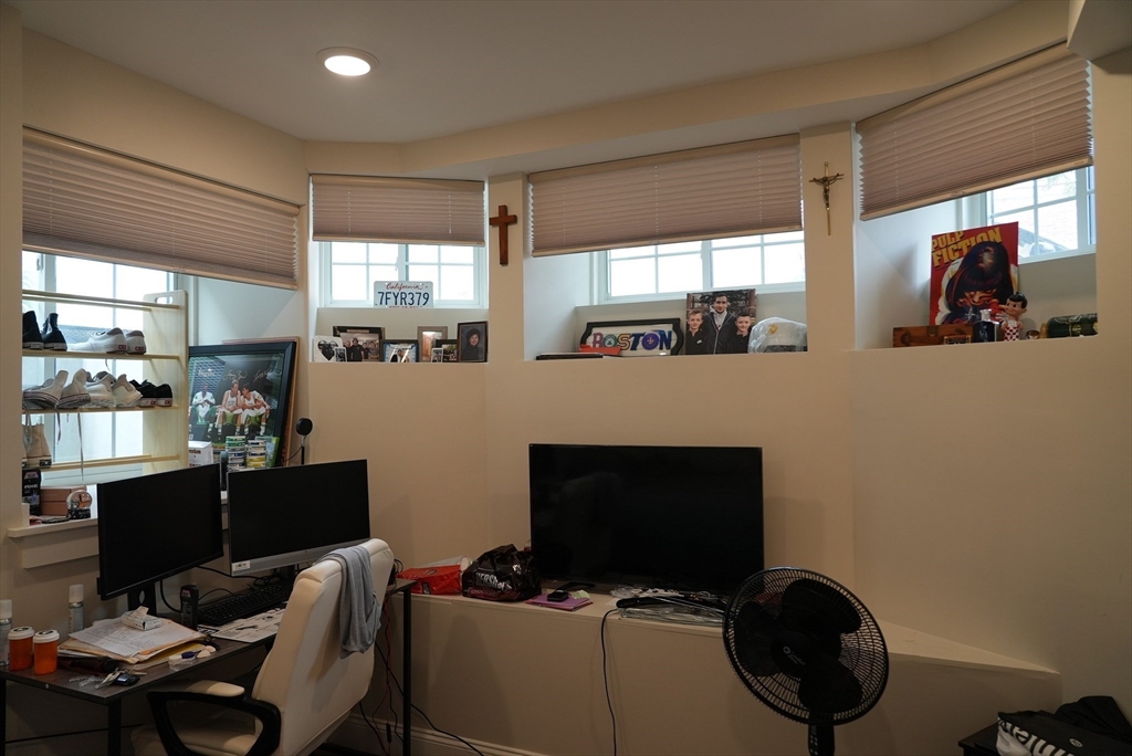 701 E 2nd St, South Boston