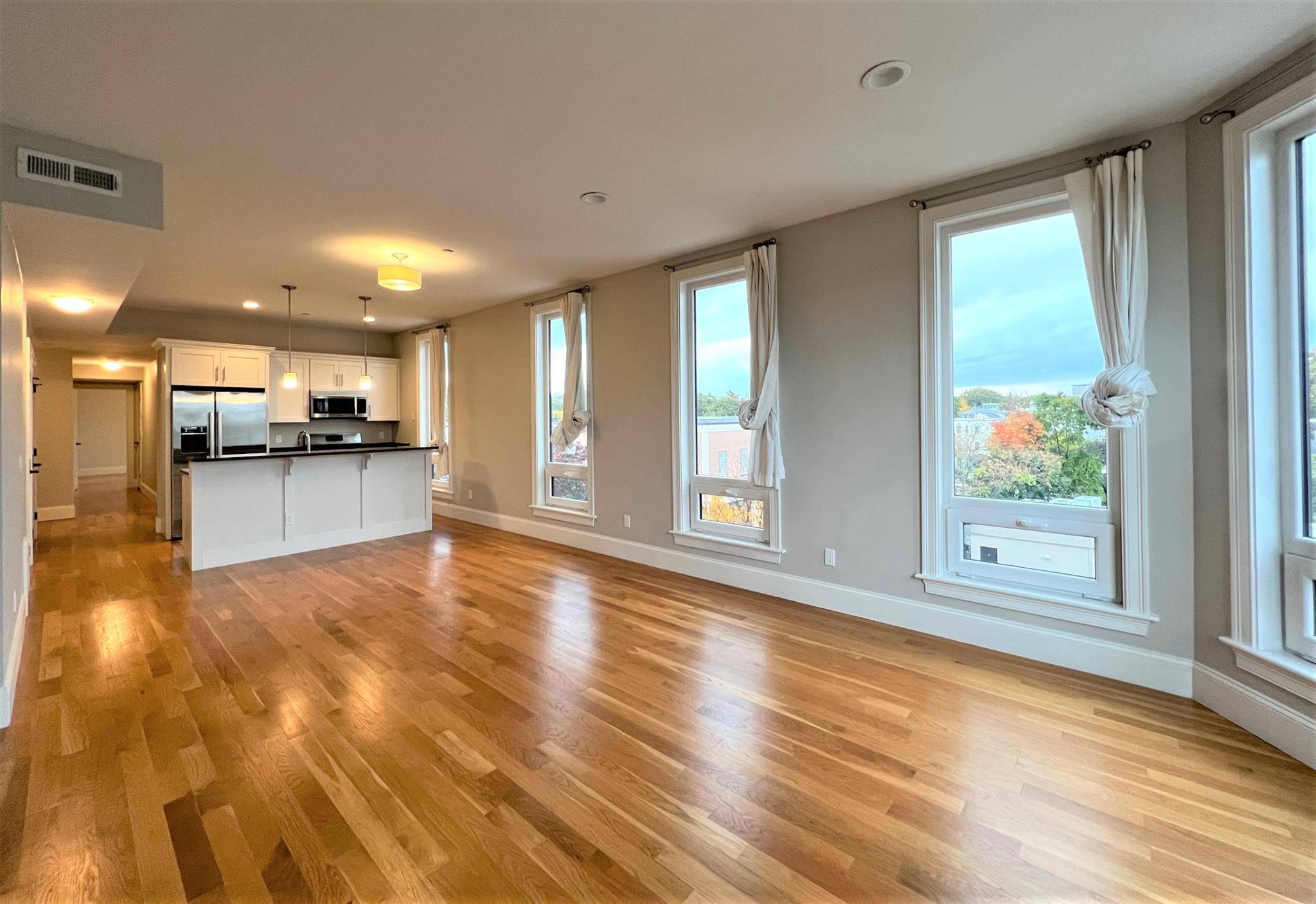 3 bed, 3 bath apartment for rent at 166 Hampshire St Unit 4, Inman Square — photo 4 of 25