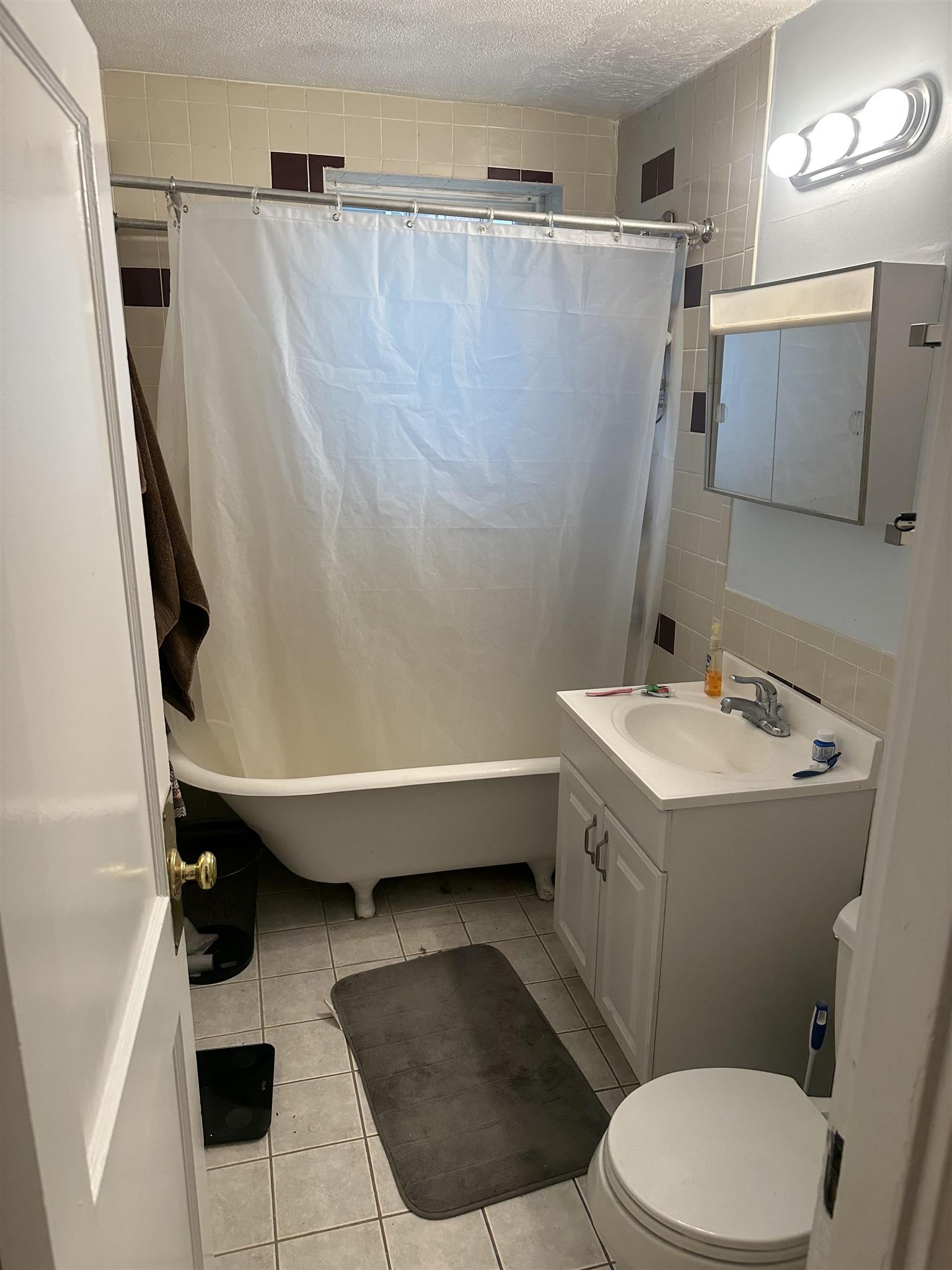 1.5 bed, 1 bath apartment for rent at 38 Day St Unit B, Davis Square — photo 6 of 12