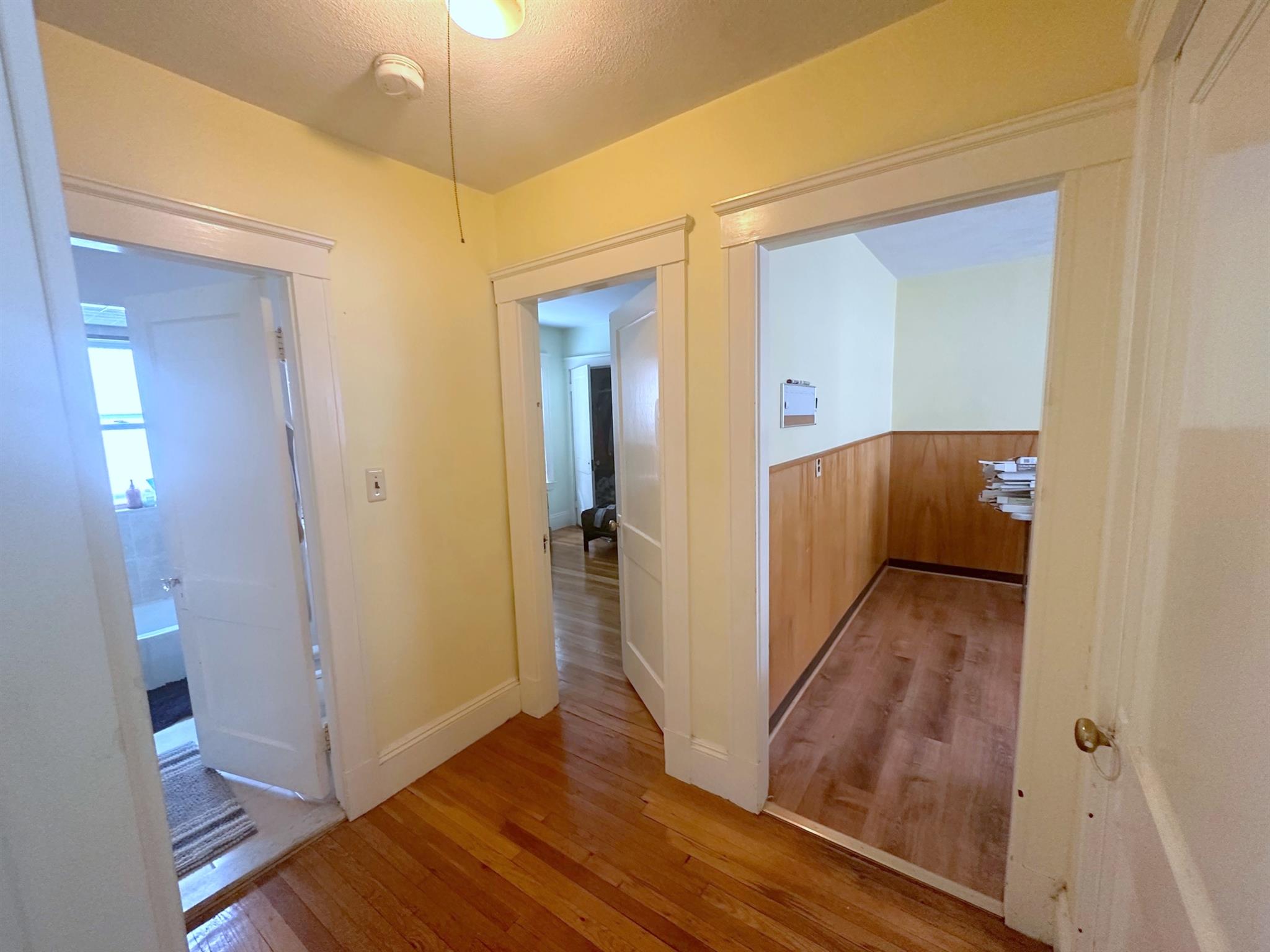 2.5 bed, 1 bath apartment for rent at 11 Mason St Unit 11, Davis Square — photo 8 of 14