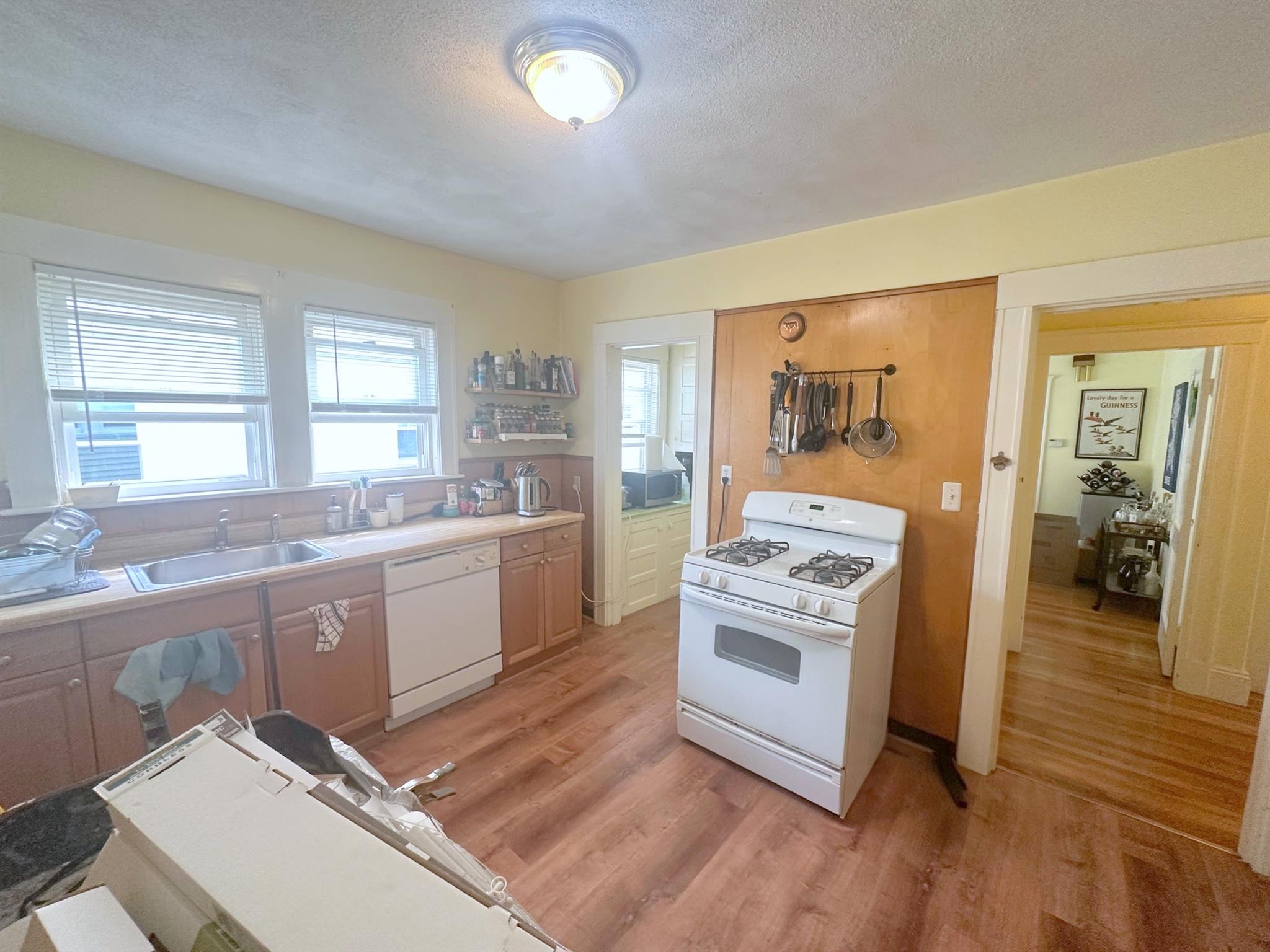 2.5 bed, 1 bath apartment for rent at 11 Mason St Unit 11, Davis Square — photo 5 of 14