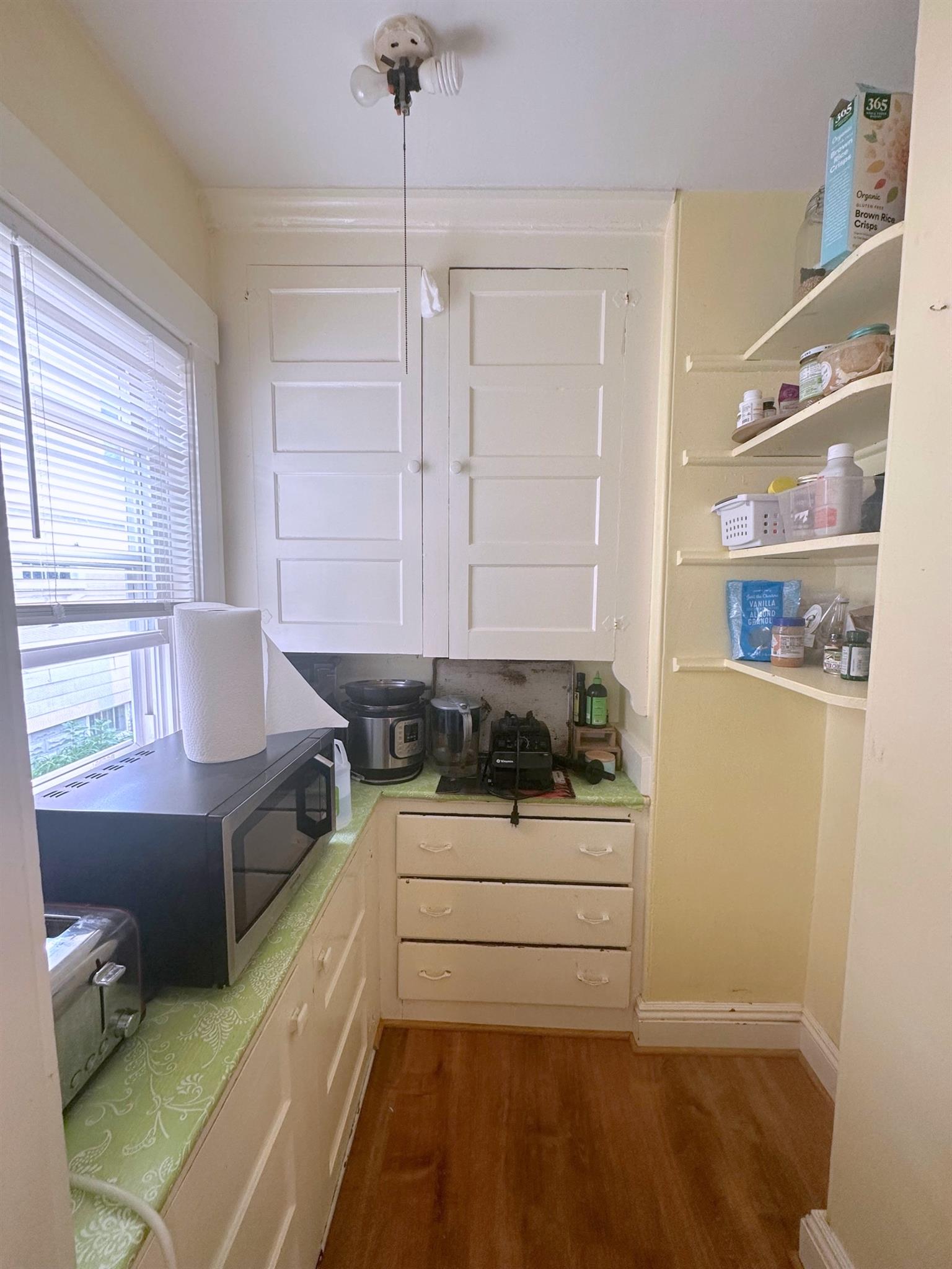 2.5 bed, 1 bath apartment for rent at 11 Mason St Unit 11, Davis Square — photo 7 of 14