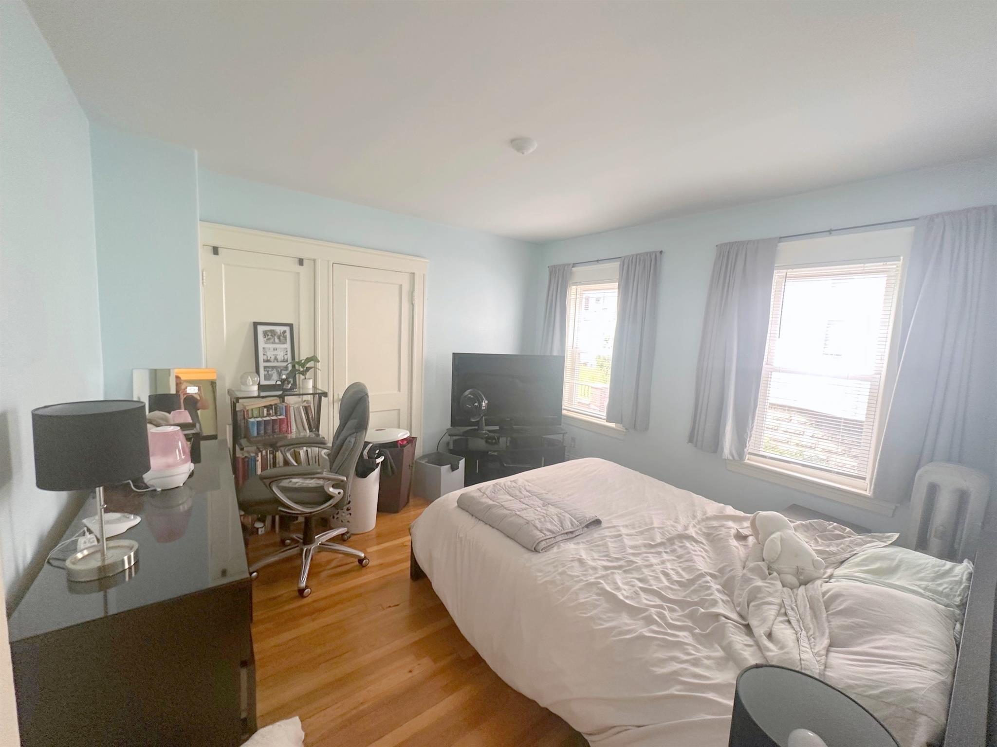 2.5 bed, 1 bath apartment for rent at 11 Mason St Unit 11, Davis Square — photo 11 of 14