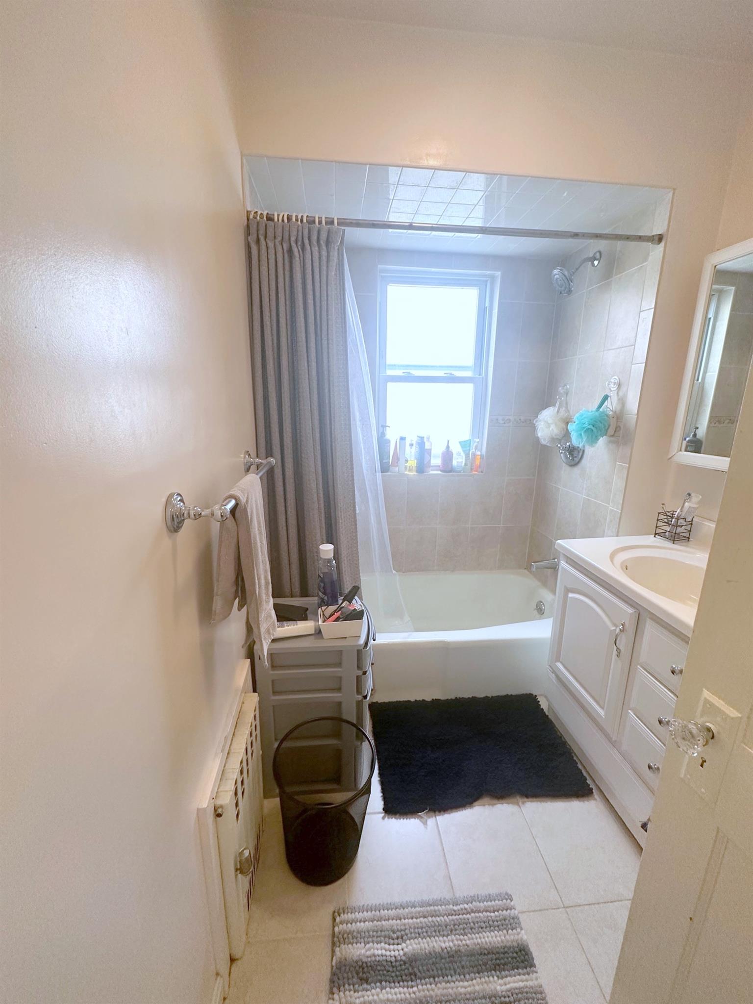 2.5 bed, 1 bath apartment for rent at 11 Mason St Unit 11, Davis Square — photo 10 of 14