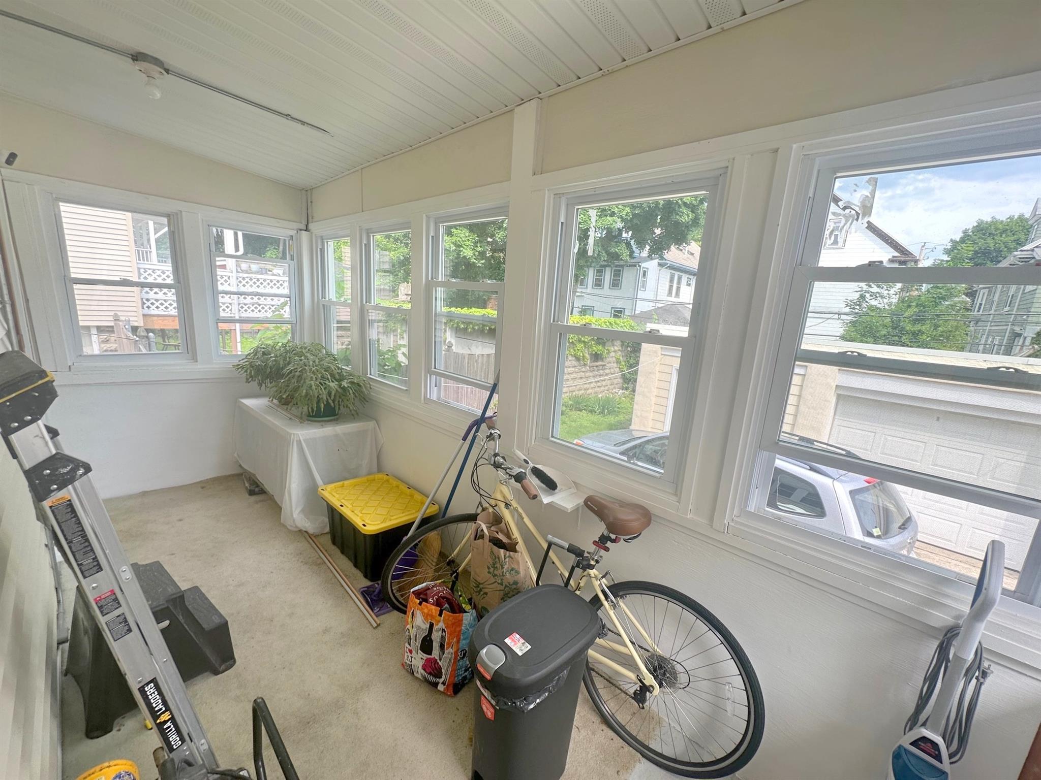 2.5 bed, 1 bath apartment for rent at 11 Mason St Unit 11, Davis Square — photo 12 of 14