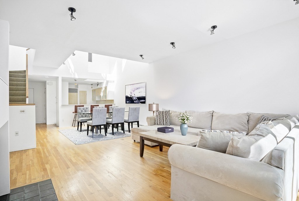 14 Chauncy St, Harvard Square