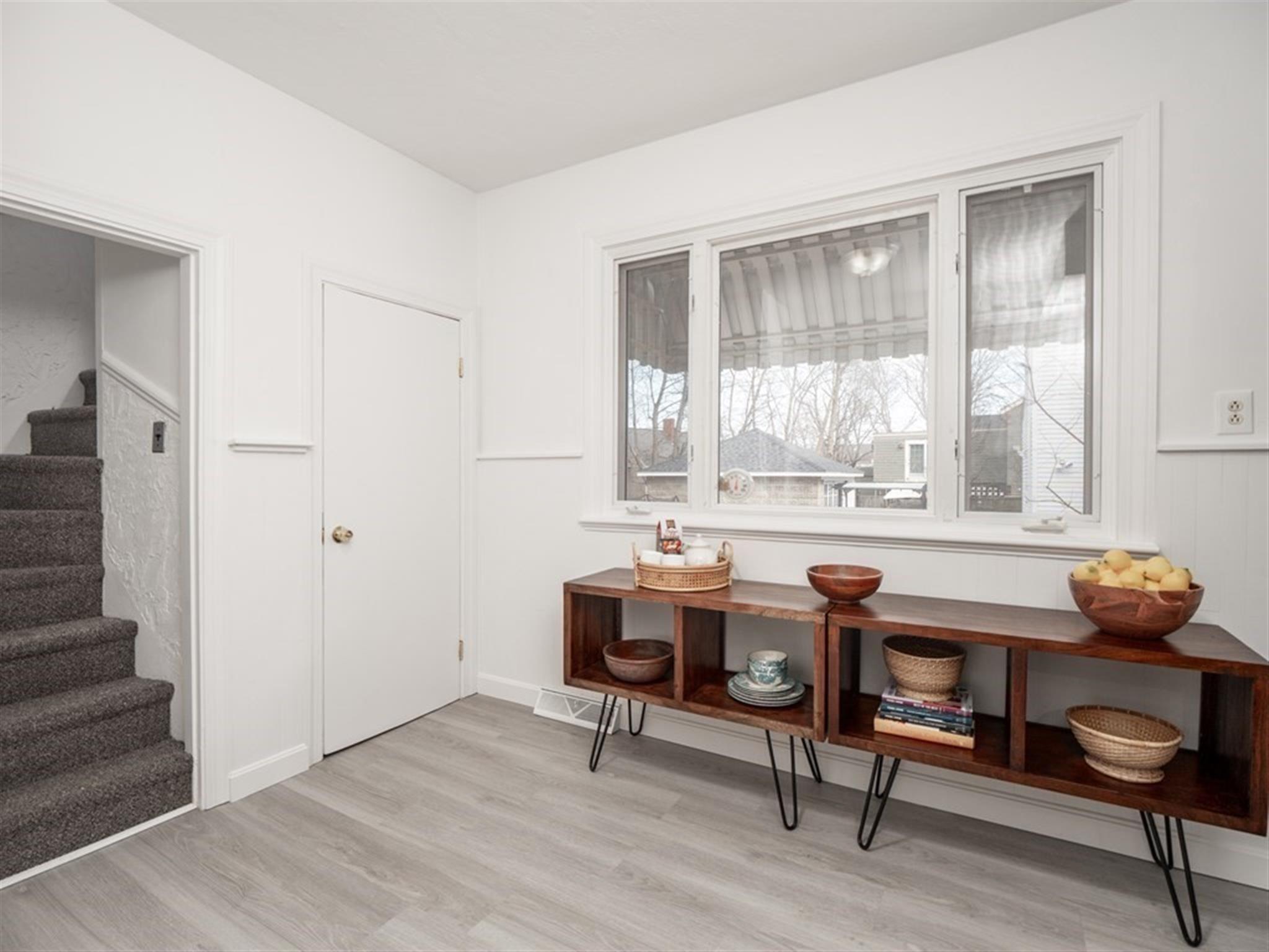 5 bed, 2 bath apartment for rent at 29 Florence St Unit 29, Medford — photo 3 of 21