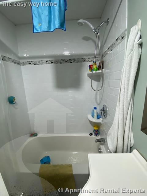 106 Walnut St, Prospect Hill