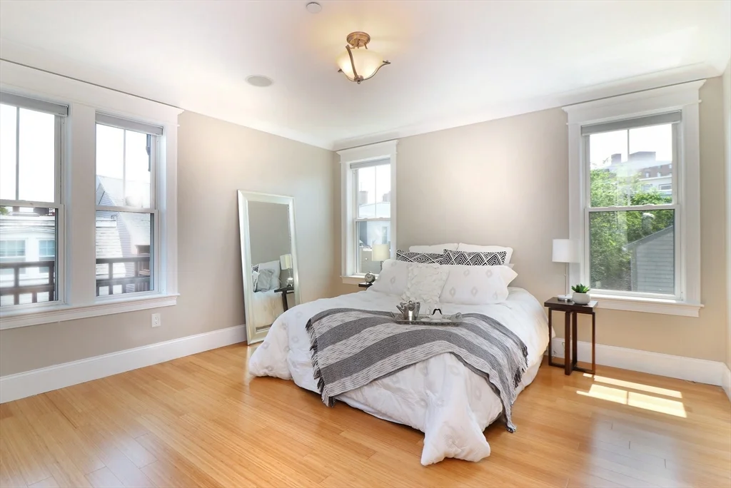 276 Bowen St, South Boston