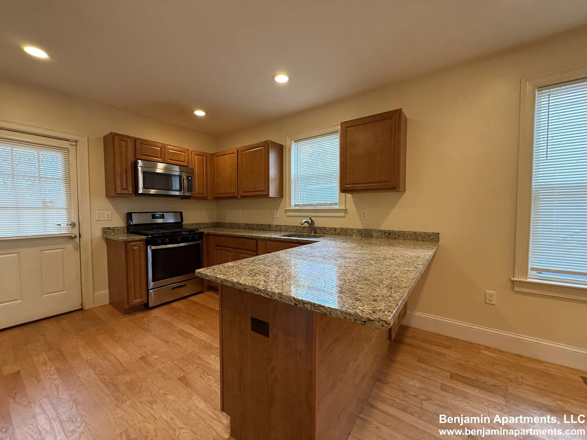 35 Pratt St, Allston