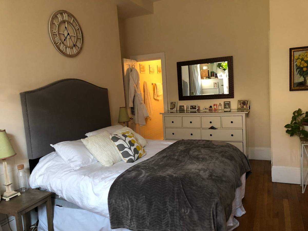 Studio bed, 1 bath apartment for rent at 350 Beacon St Unit 14, Back Bay — photo 5 of 10