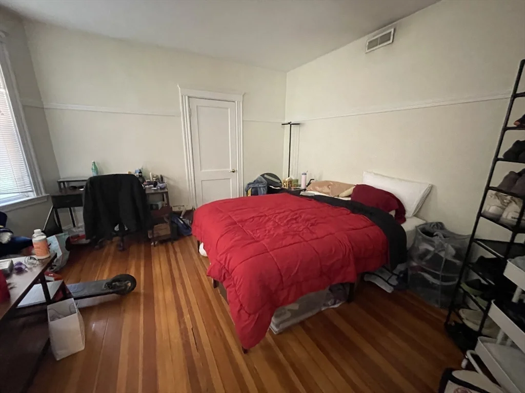 115 Browne St, Coolidge Corner