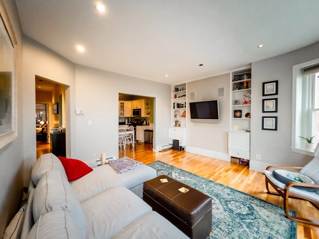 122 Day St, Jamaica Plain